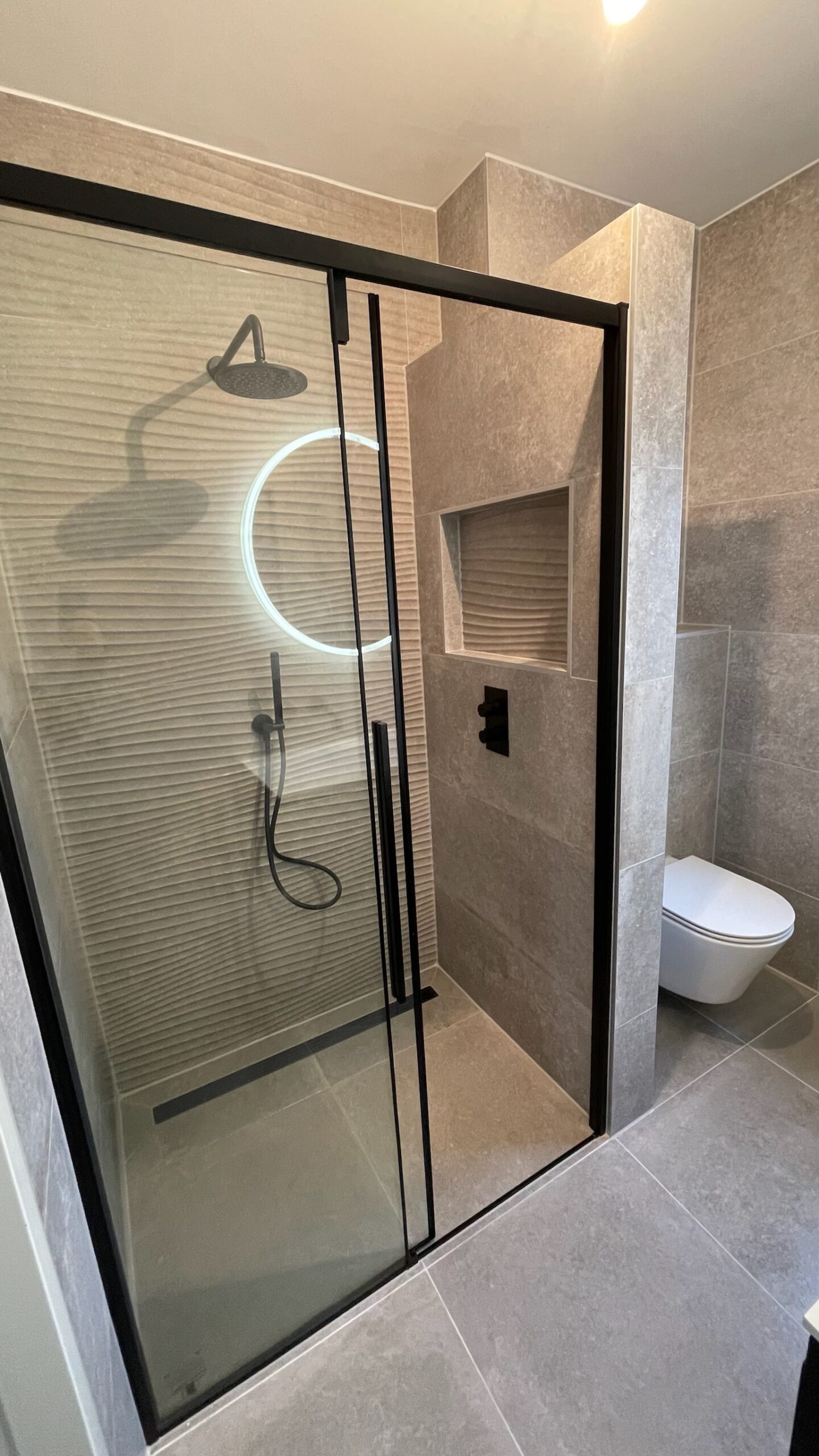 Badkamer en wc gerealiseerd Roosendaal